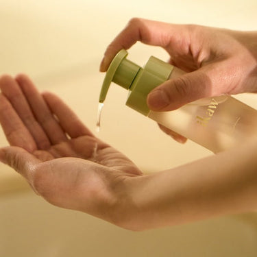 朝クレンジングこそが夏のヨレ対策。